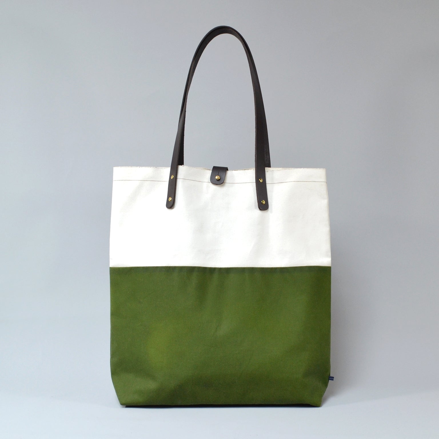 PILAR <br/> Waxed Tote Bag <br/> White & Green
