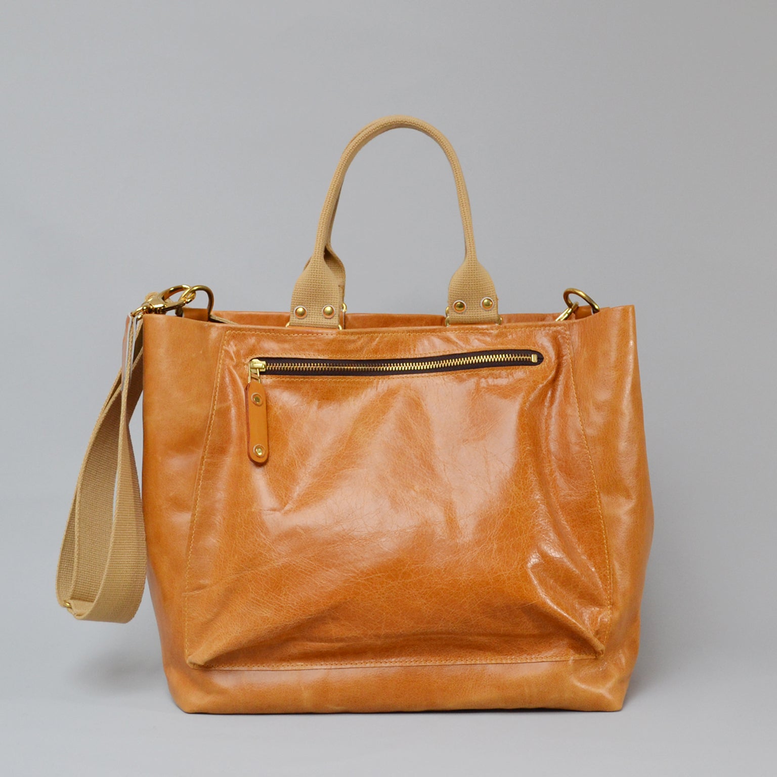 SOFIA <br/> Distressed Leather Shoulder Bag <br/> Tan