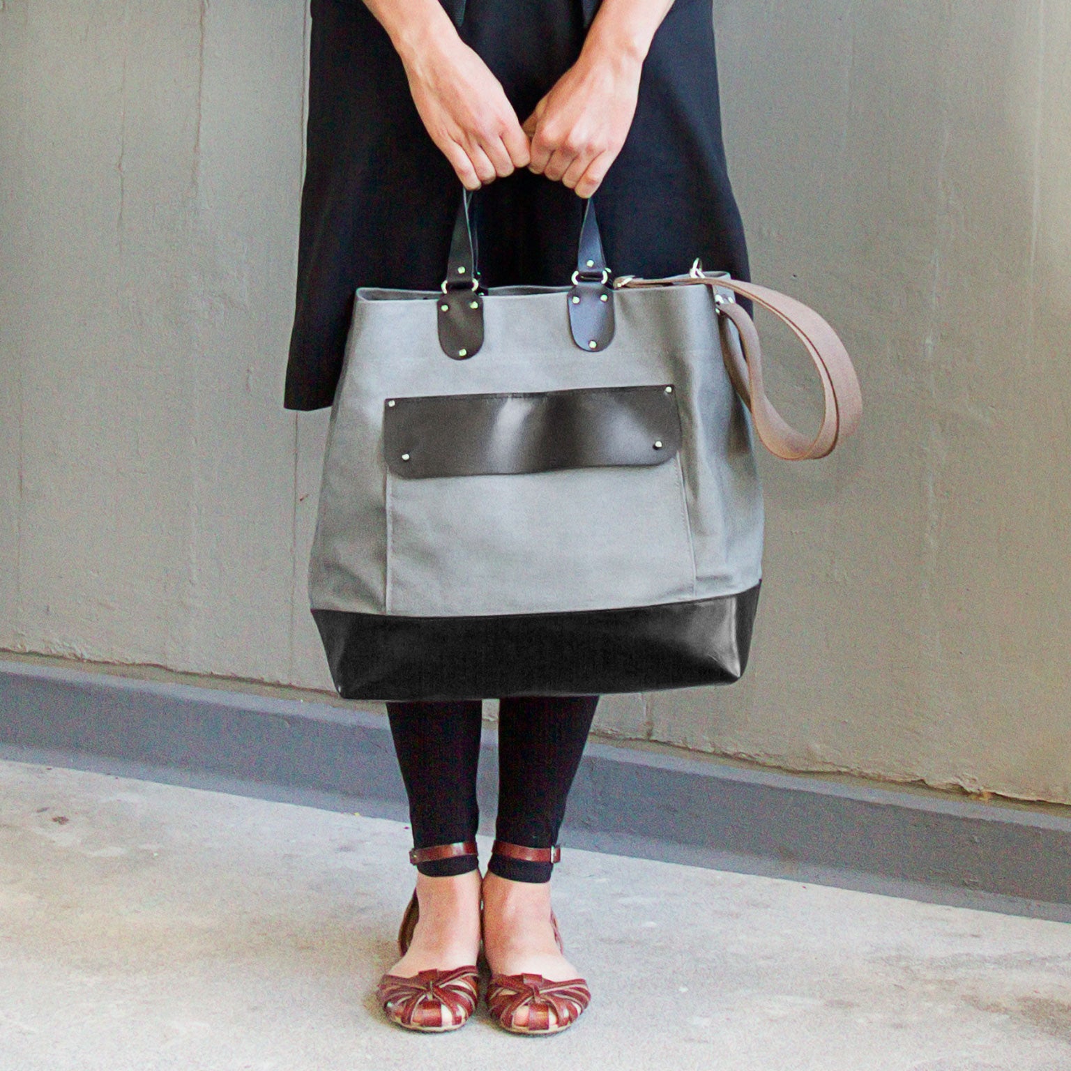 JETT Large Tote - grey